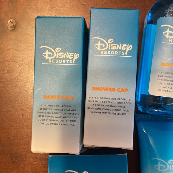 Disney Resorts set of 5. NWT 1 ea soap, lotion, vanity kit, shower cap mouthwash - Picture 3 of 6